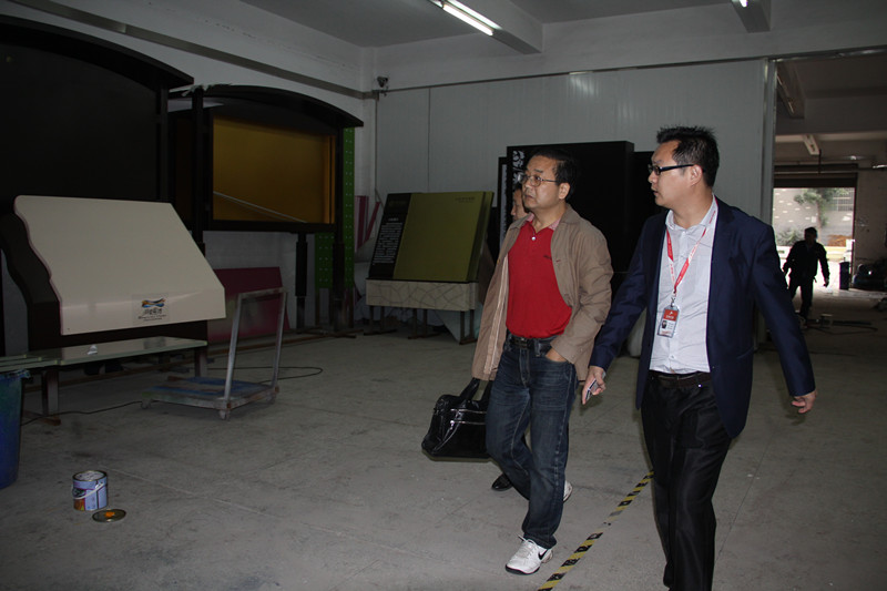 湖南省广告协会秘书长梅金华先生莅临美景创意参观考察