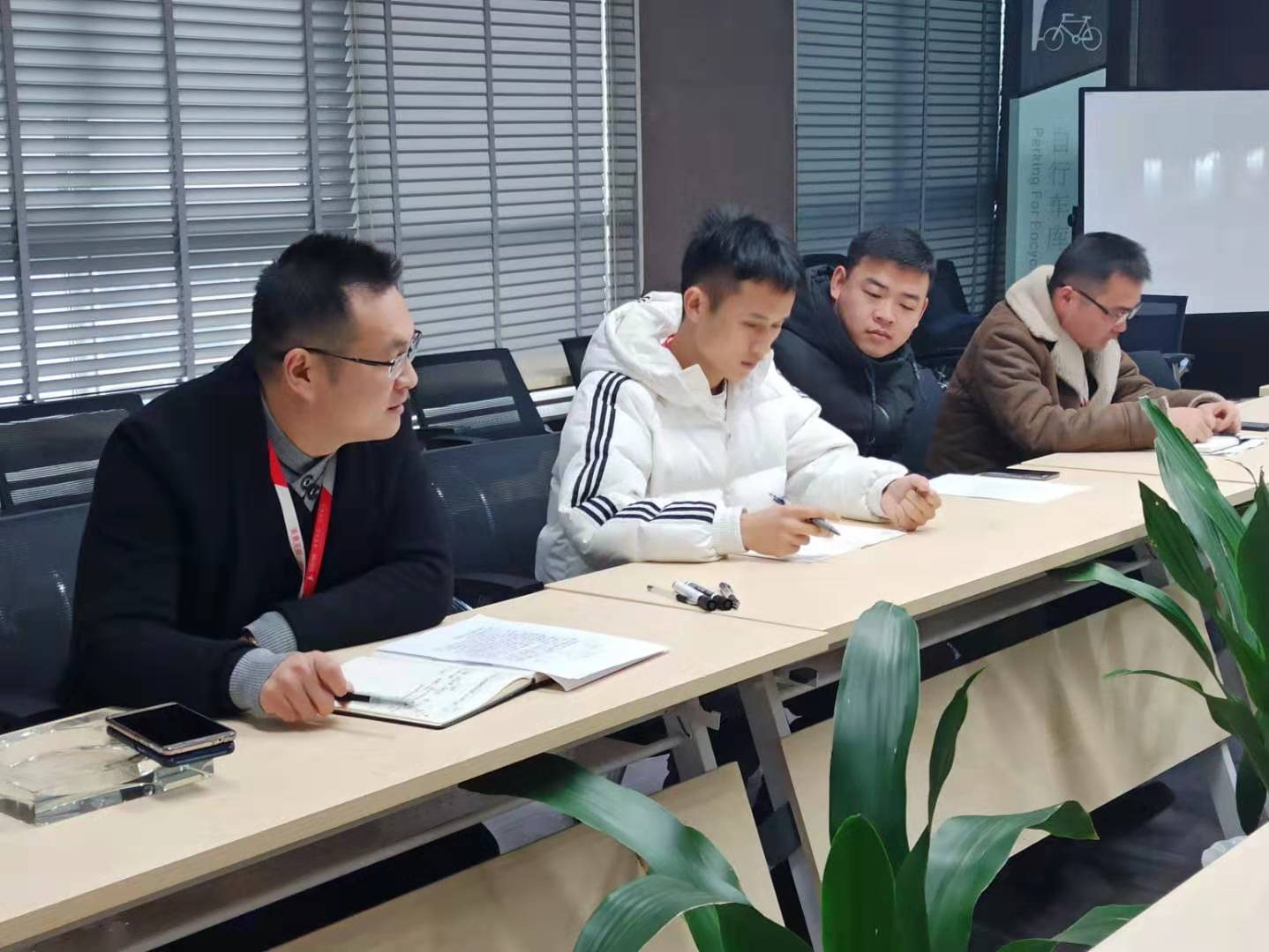 美景创意党支部开展“不忘初心、牢记使命”专题组织生活会与民主评议会